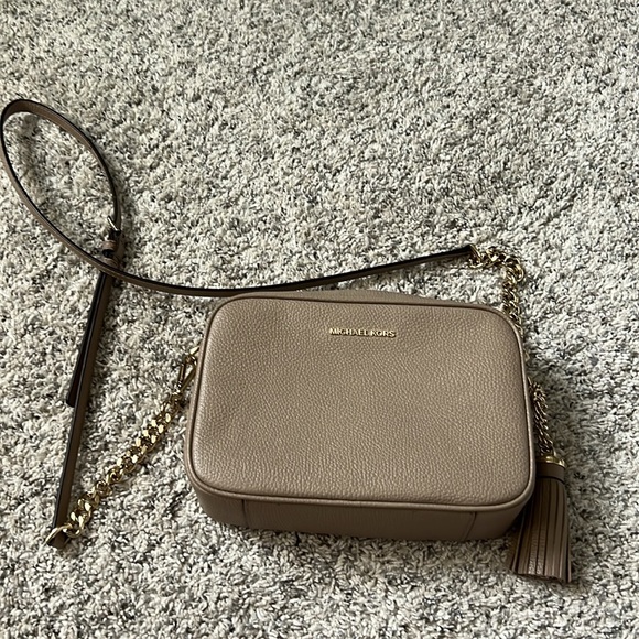 MK tan cross body bag - Picture 2 of 2